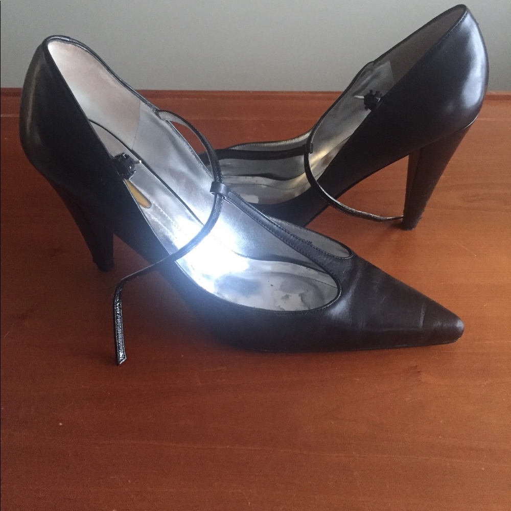 Kenneth Kole pointy toe pump